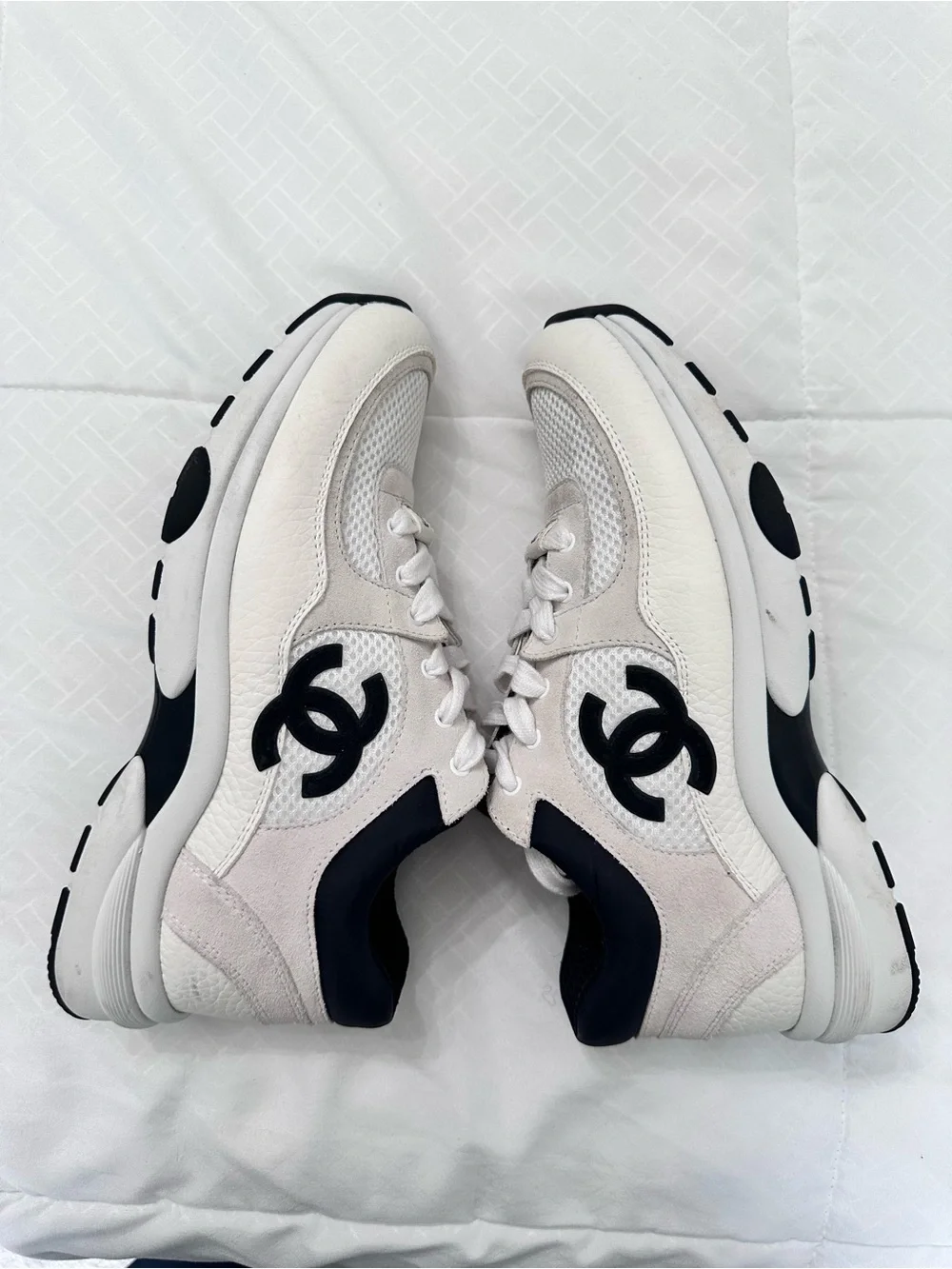CHANEL White and Black CC Logo Runner Sneakers - Suede accents, 100% authentic